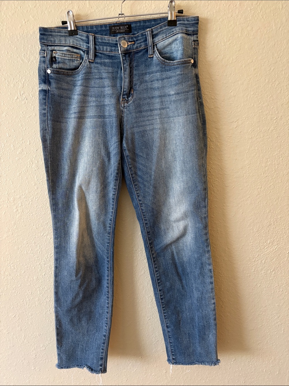 Judy Blue Boyfriend Medium Wash Stretch Frayed Hem Jeans Size 28